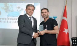 Şanlıurfa’da Vefaya Vefa: 25 Yıllık Emek Plaketle Taçlandı!