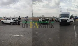 Şanlıurfa'da Yolcu Dolu Minibüs İle Otomobil Çarpıştı 2 Kişi Yaralandı
