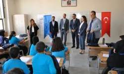 Şanlıurfa'da Öğrencilere Ücretsiz Bir Şekilde Dağıtıldı