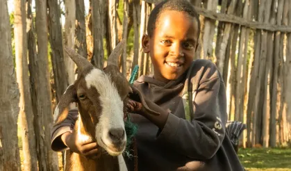 Afrika’da Umut Büyüyor: Hedef Derneği’nden Geçim Kaynağı Olan Süt Keçisi Projesi