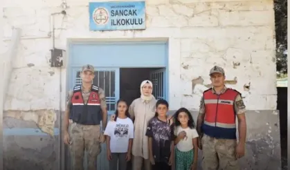 Karaköprü’de Jandarma Kuş Uçurtmuyor, Öğrenciler Huzurla Okula Gidiyor