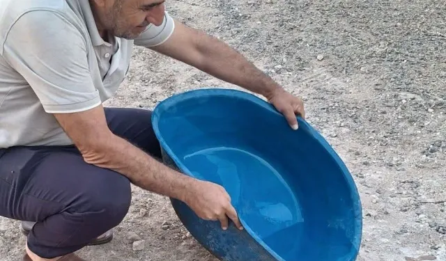 Şanlıurfa’da Sıcağa Dayanamayıp  Mahalleye İndi