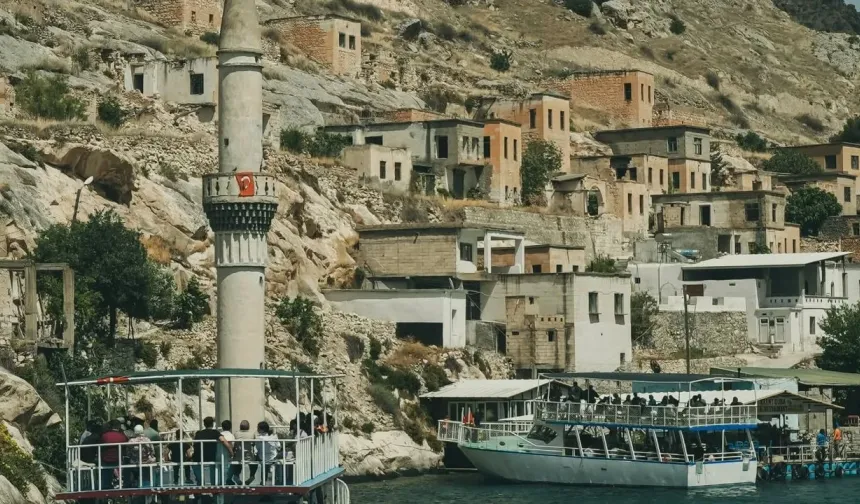 Şanlıurfa'nın En Ünlü İlçesinde Adım Atacak Yer Kalmadı