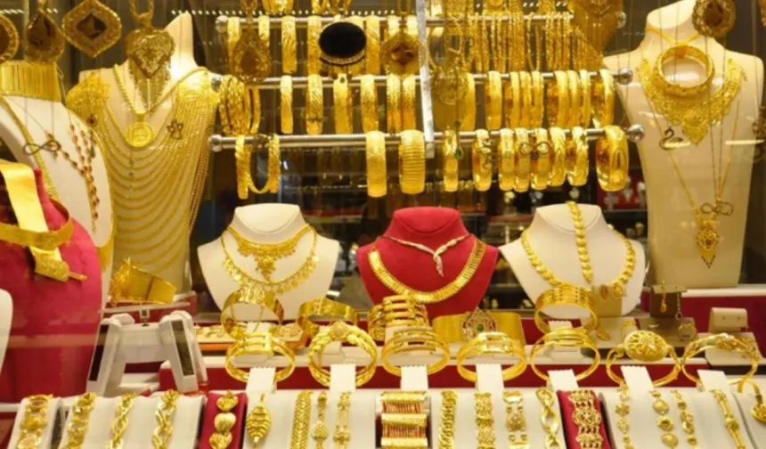 Kapalıçarşı’da Altında Tarihi Zirve: Fiyatlar Dudak Uçuklattı