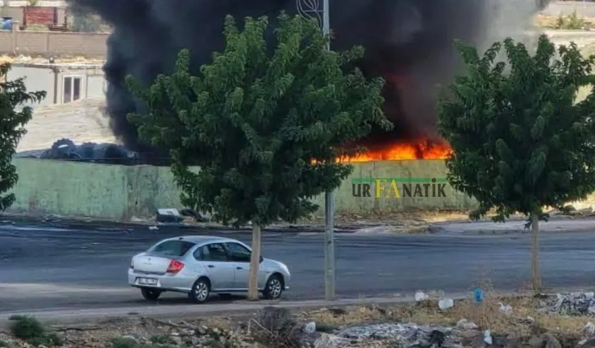 Şanlıurfa Viranşehir'de Hastane Yolunda Çıkan Yangın Korku Yarattı!