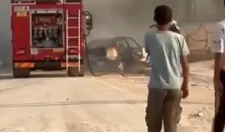 Park Halindeki Otomobil Alev Aldı Korku Dolu Anlar Yaşandı.