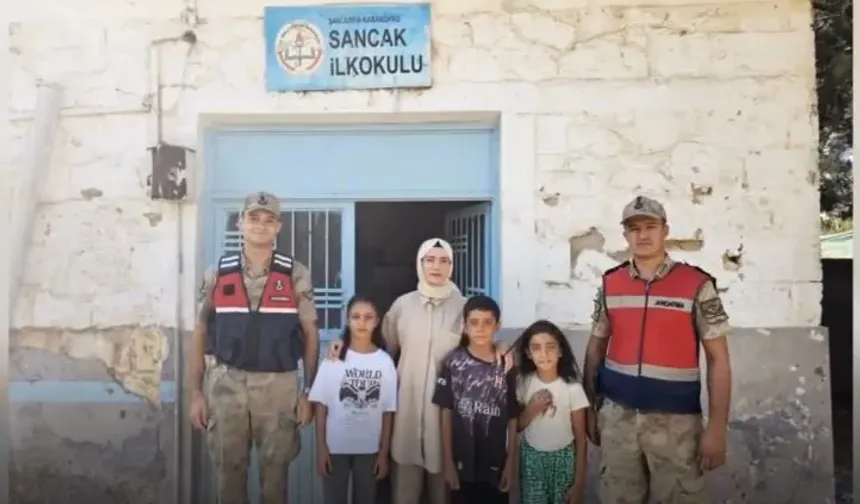 Karaköprü’de Jandarma Kuş Uçurtmuyor, Öğrenciler Huzurla Okula Gidiyor
