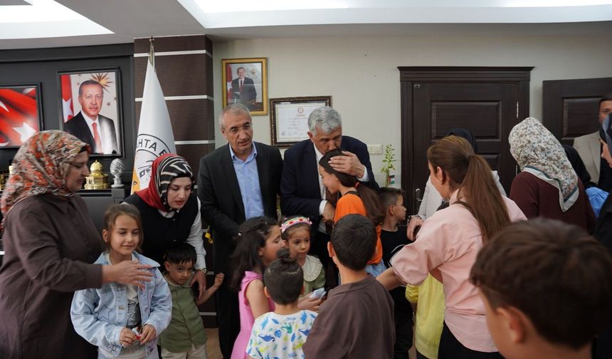 Başkan Hallaç’tan Kahta’da Gönülleri Buluşturan Bayramlaşma