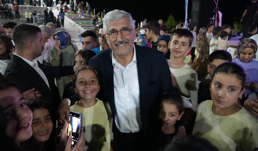 Kahta Belediyesi’nin Düzenlediği Gecede Binlerce Kişi “Hu Der Allah” Dedi